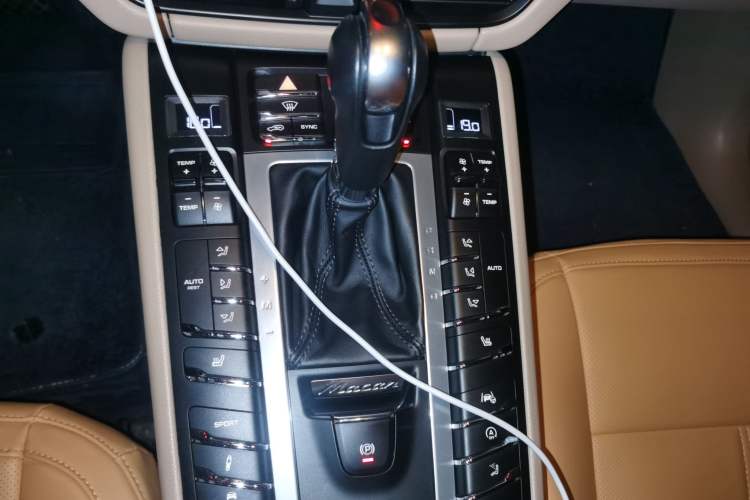 Used Porsche Macan 2020 Macan 2.0T Gear Lever