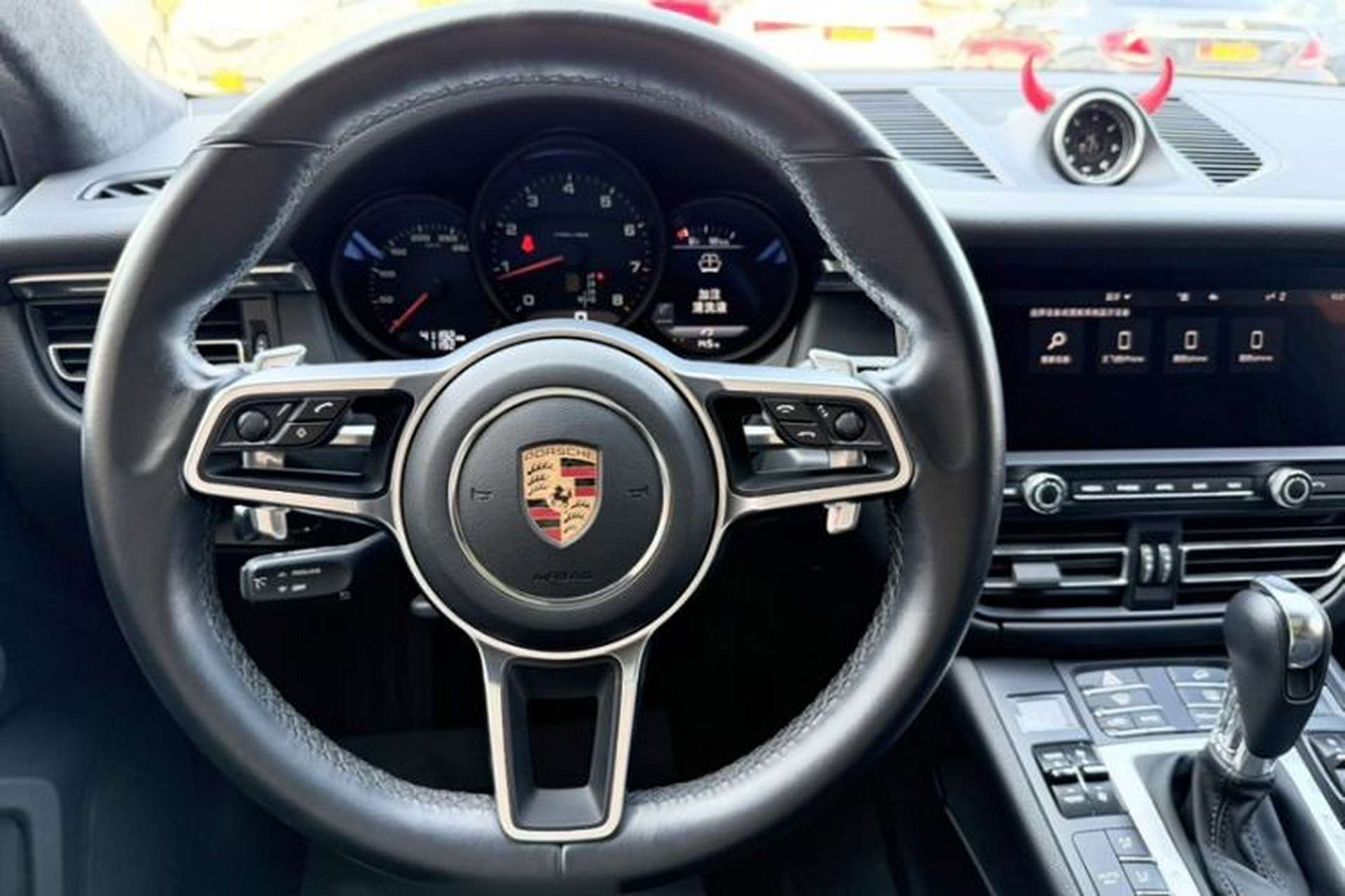 Used Porsche Macan 2020 Macan 2.0T Interior 1