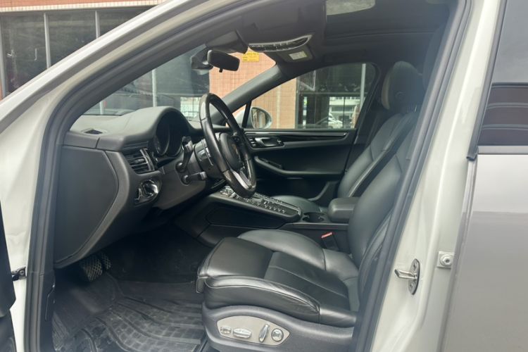 Used Porsche Macan 2020 Macan S 3.0T Interior 3