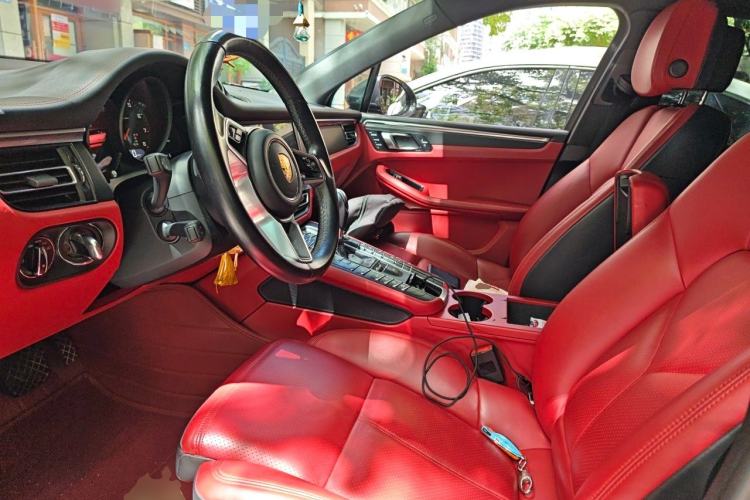 Used Porsche Macan 2020 Macan 2.0T Left Front Seat