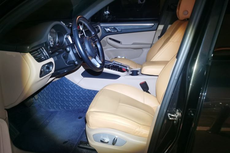 Used Porsche Macan 2020 Macan 2.0T Left Front Seat
