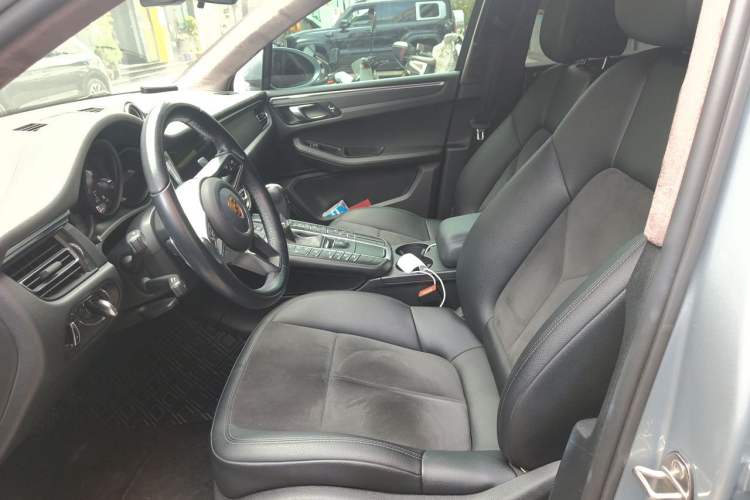 Used Porsche Macan 2020 Macan 2.0T Left Front Seat