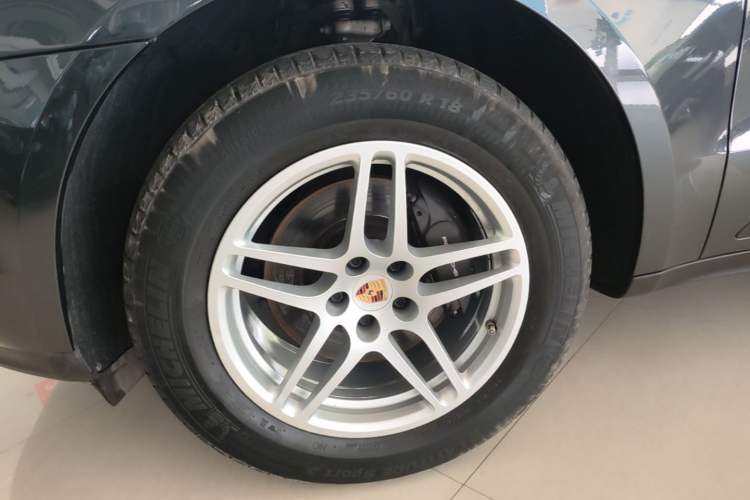 Used Porsche Macan 2020 Macan 2.0T Left Front Wheel Hub