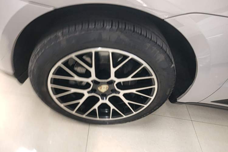 Used Porsche Macan 2020 Macan 2.0T Left Front Wheel Hub