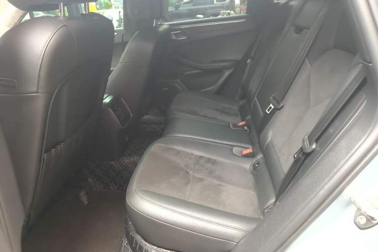 Used Porsche Macan 2020 Macan 2.0T Left Rear Seat