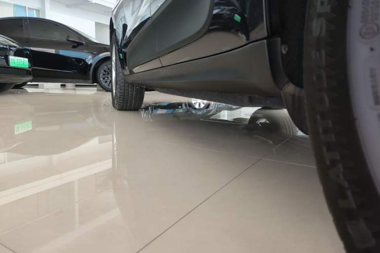 Used Porsche Macan 2020 Macan 2.0T Left Side Sill