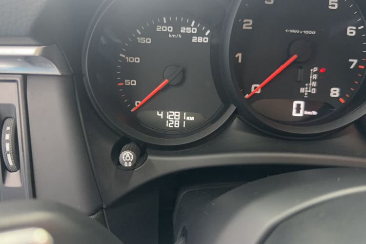 Used Porsche Macan 2020 Macan 2.0T Odometer Close Up