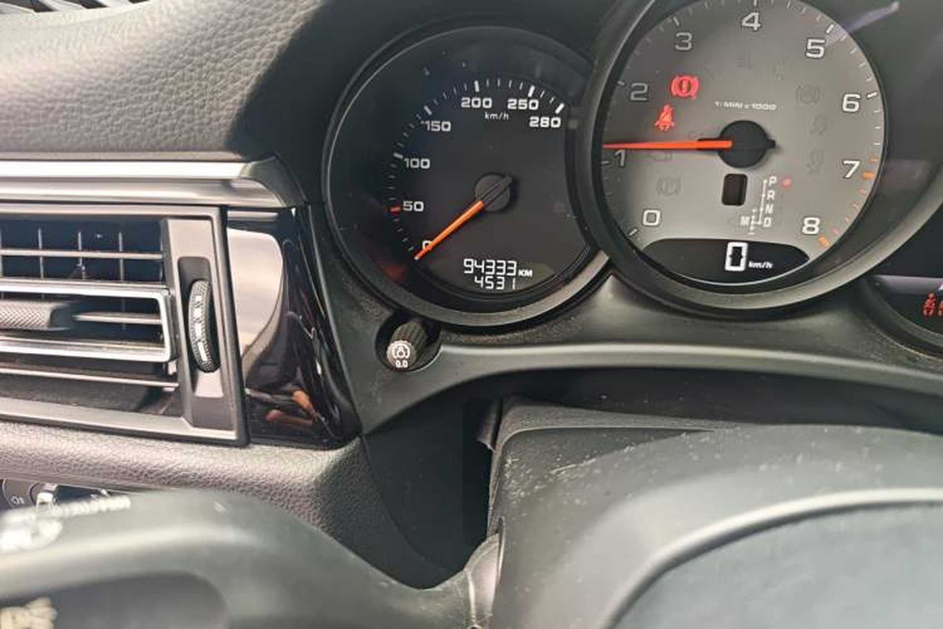 Used Porsche Macan 2020 Macan S 3.0T Odometer Close Up