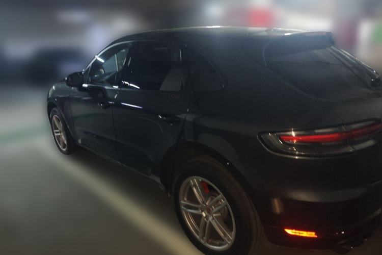 Used Porsche Macan 2020 Macan 2.0T Rear Left 45 Deg