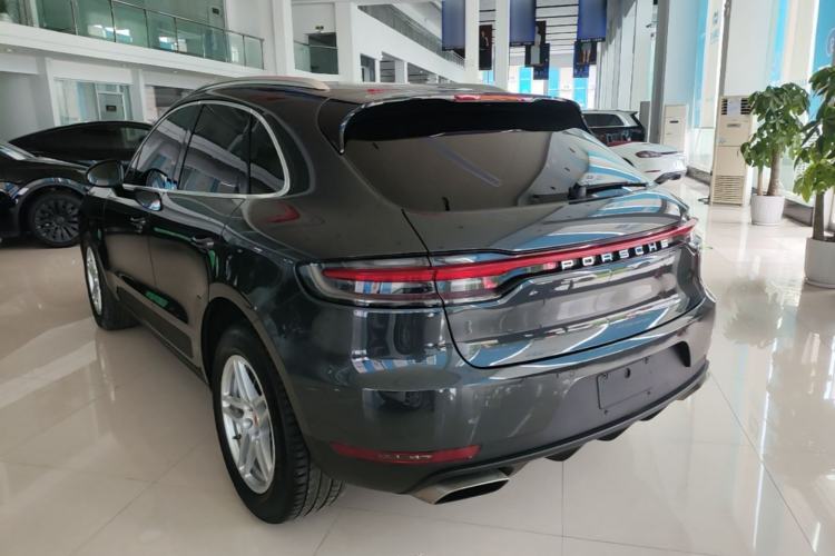Used Porsche Macan 2020 Macan 2.0T Rear Left 45 Deg