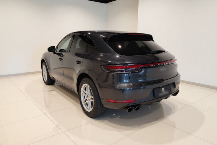 Used Porsche Macan 2020 Macan 2.0T Rear Left 45 Deg