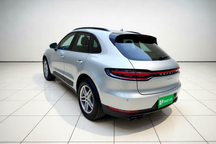 Used Porsche Macan 2020 Macan 2.0T Rear Left 45 Deg