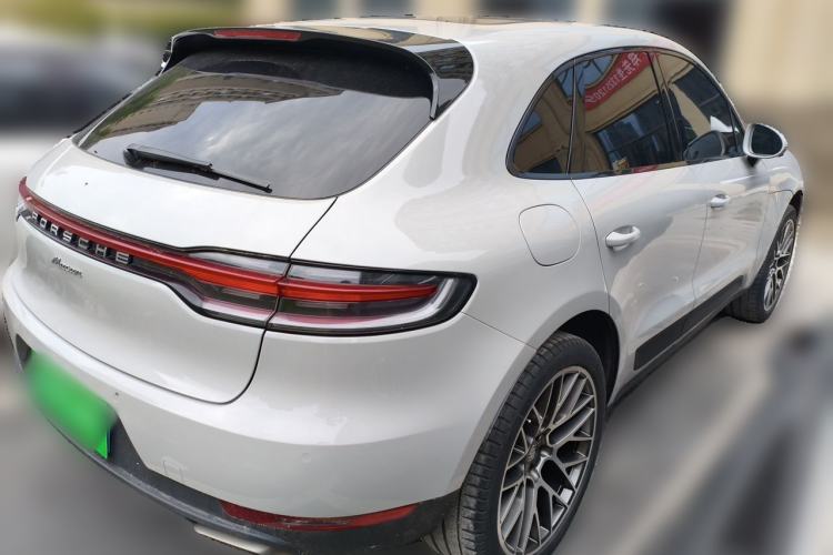 Used Porsche Macan 2020 Macan 2.0T Rear Right 45 Deg