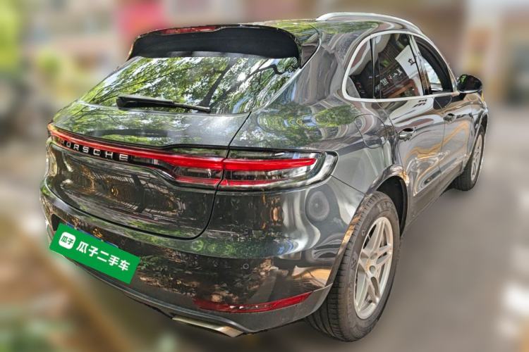 Used Porsche Macan 2020 Macan 2.0T Rear Right 45 Deg
