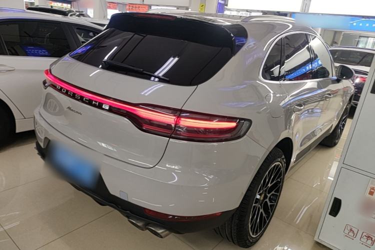 Used Porsche Macan 2020 Macan 2.0T Rear Right 45 Deg