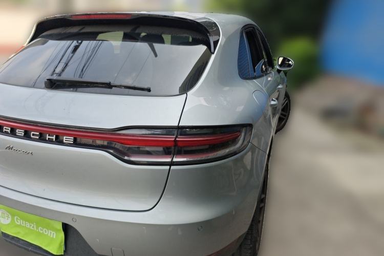 Used Porsche Macan 2020 Macan 2.0T Rear Right 45 Deg