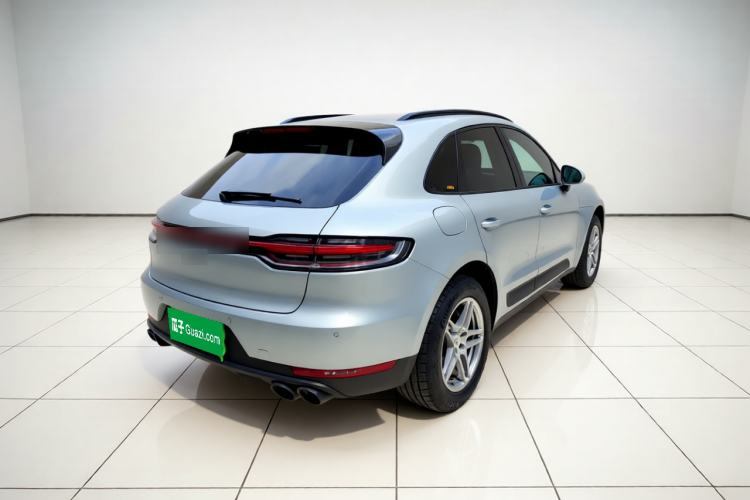 Used Porsche Macan 2020 Macan 2.0T Rear Right 45 Deg