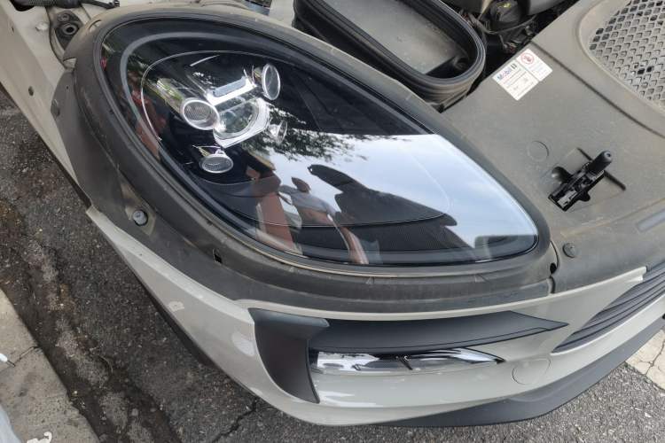 Used Porsche Macan 2020 Macan 2.0T Right Front Headlight