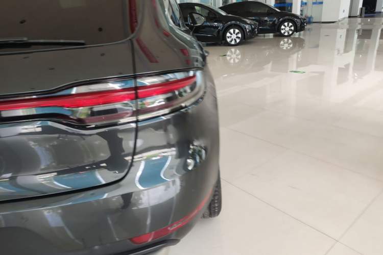 Used Porsche Macan 2020 Macan 2.0T Right Rear Taillight
