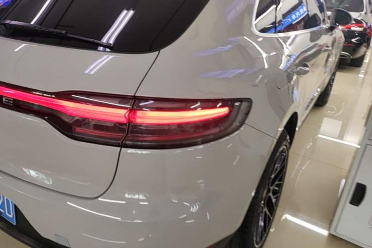 Used Porsche Macan 2020 Macan 2.0T Right Rear Taillight
