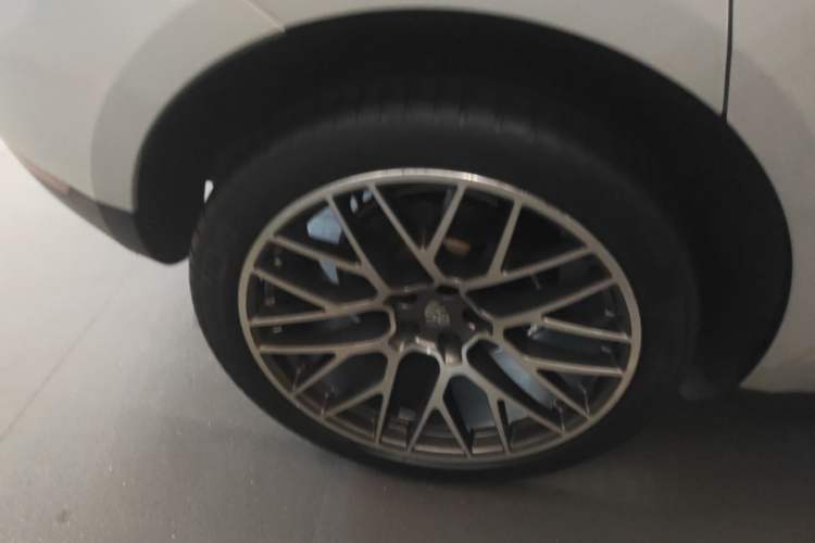 Used Porsche Macan 2020 Macan 2.0T Right Rear Wheel Hub