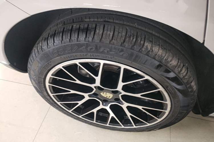 Used Porsche Macan 2020 Macan 2.0T Right Rear Wheel Hub