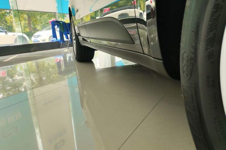 Used Porsche Macan 2020 Macan 2.0T Right Side Sill