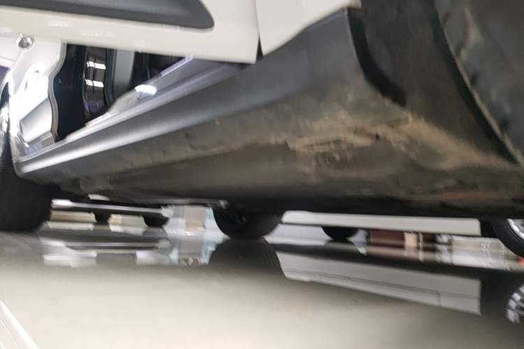 Used Porsche Macan 2020 Macan 2.0T Right Side Sill