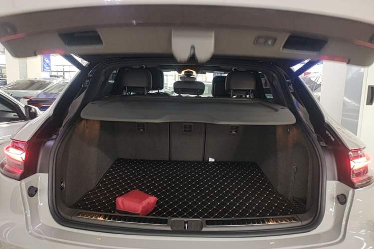 Used Porsche Macan 2020 Macan 2.0T Trunk