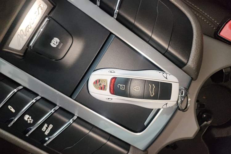 Used Porsche Macan 2020 Macan 2.0T Vehicle Key