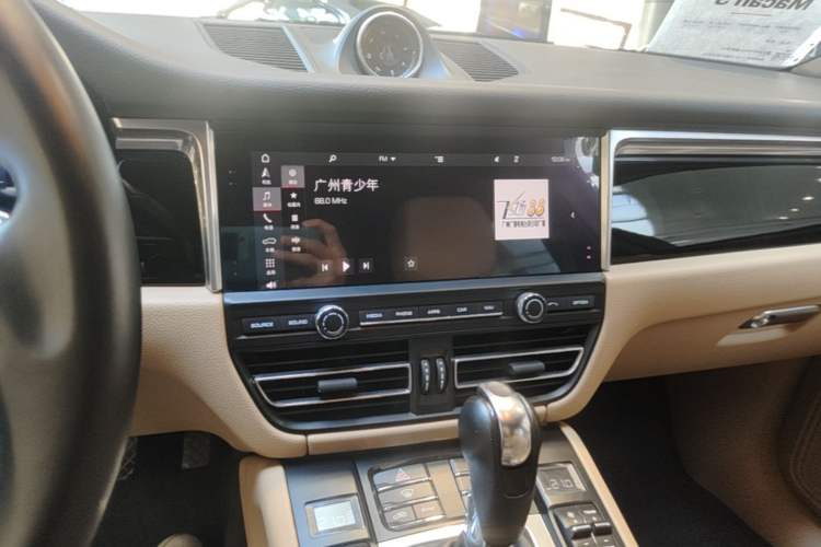 Used Porsche Macan 2020 Macan S 3.0T Audio And AC Panel