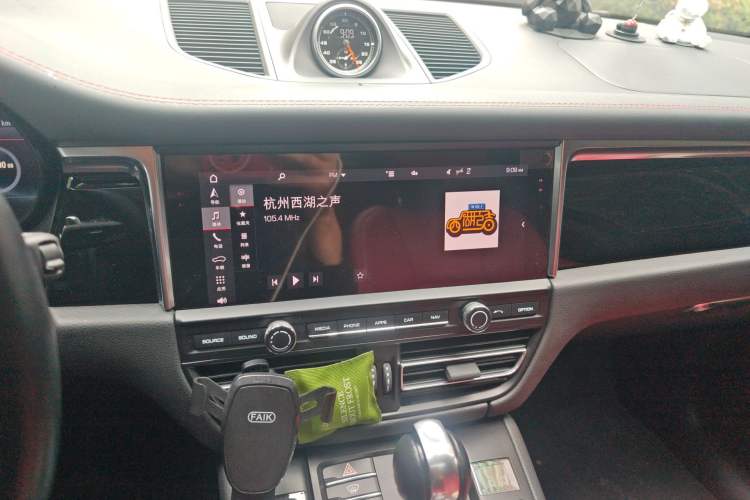 Used Porsche Macan 2020 Macan S 3.0T Audio And AC Panel