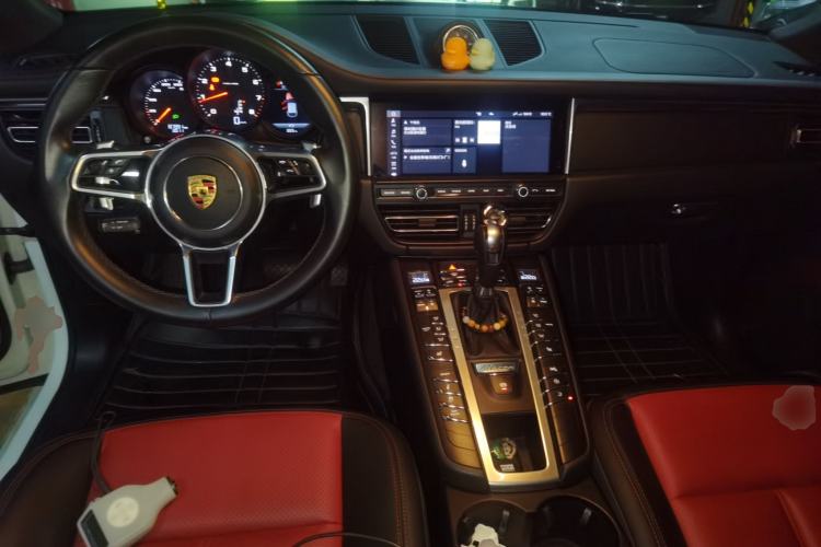 Used Porsche Macan 2020 Macan 2.0T Center Console