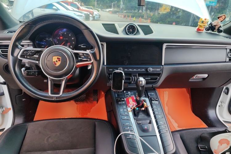 Used Porsche Macan 2020 Macan 2.0T Center Console