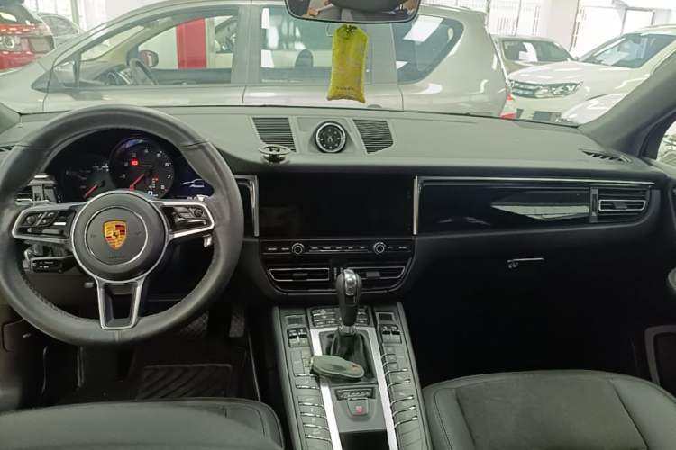 Used Porsche Macan 2020 Macan 2.0T Center Console
