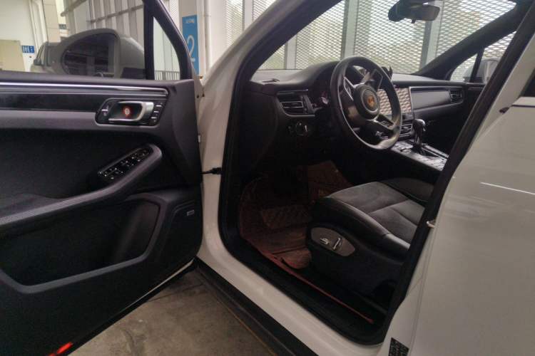 Used Porsche Macan 2020 Macan 2.0T Driver Seat