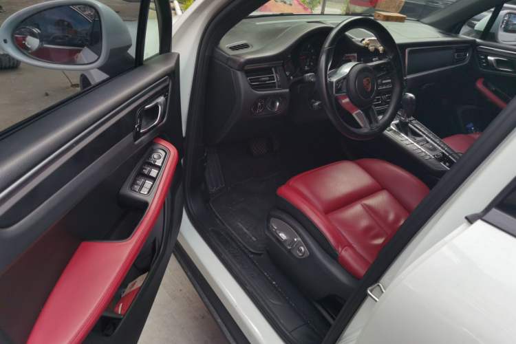 Used Porsche Macan 2020 Macan 2.0T Driver Seat