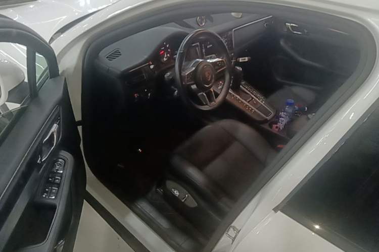 Used Porsche Macan 2020 Macan 2.0T Driver Seat