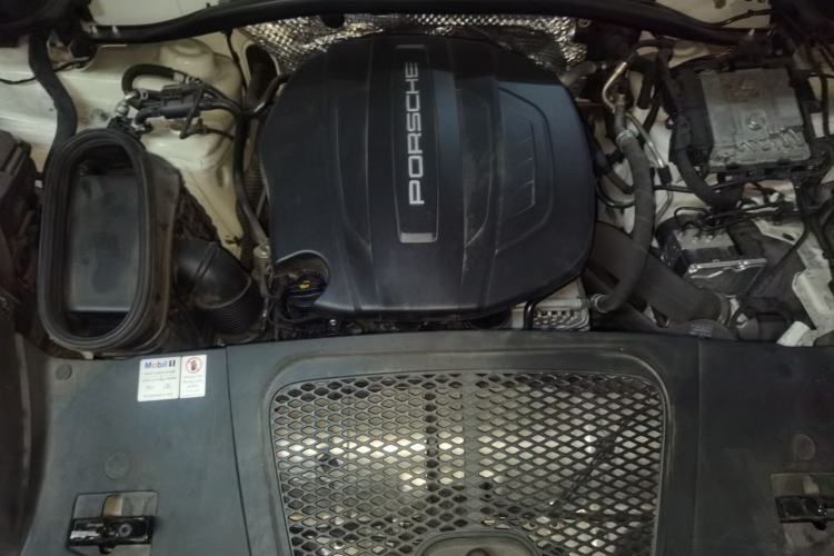 Used Porsche Macan 2020 Macan 2.0T Engine Bay