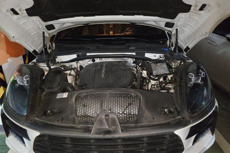 Used Porsche Macan 2020 Macan 2.0T Engine Bay