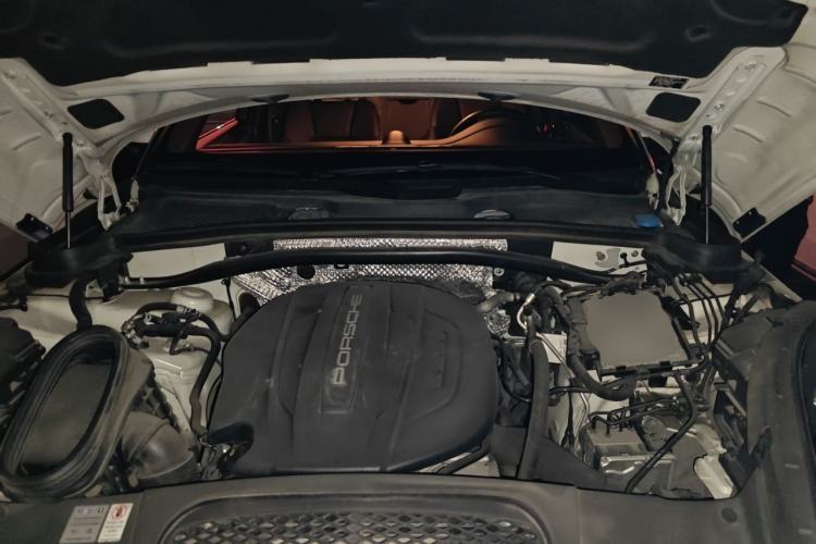 Used Porsche Macan 2020 Macan 2.0T Engine Bay