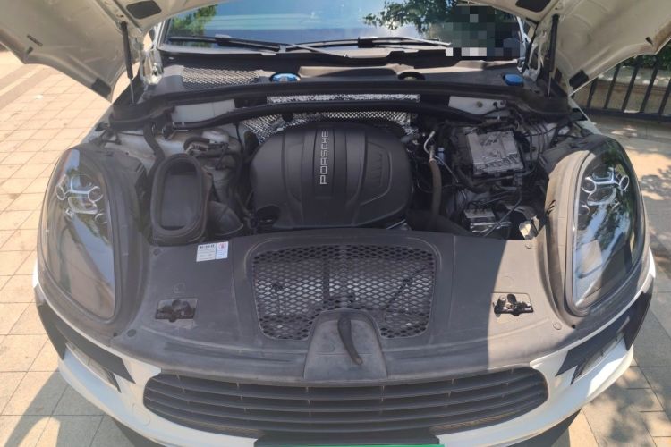 Used Porsche Macan 2020 Macan 2.0T Engine Bay