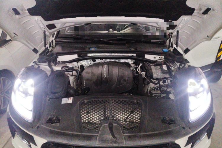 Used Porsche Macan 2020 Macan 2.0T Engine Bay