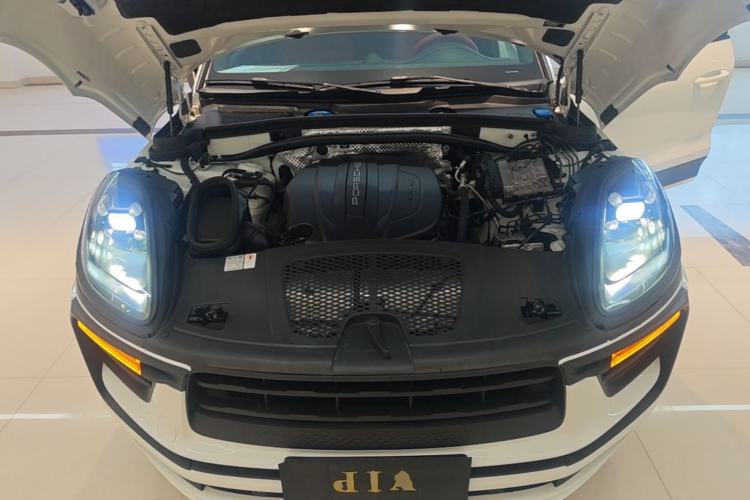 Used Porsche Macan 2020 Macan 2.0T Engine Bay