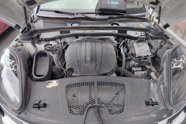 Used Porsche Macan 2020 Macan 2.0T Engine Bay