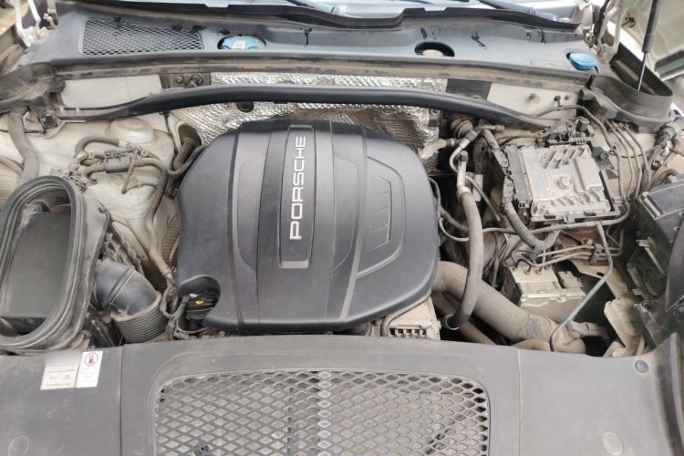 Used Porsche Macan 2020 Macan 2.0T Engine Bay