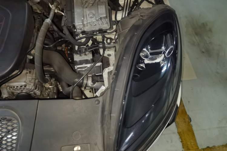 Used Porsche Macan 2020 Macan 2.0T Engine Bay Left
