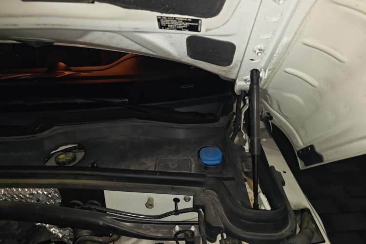 Used Porsche Macan 2020 Macan 2.0T Engine Bay Left