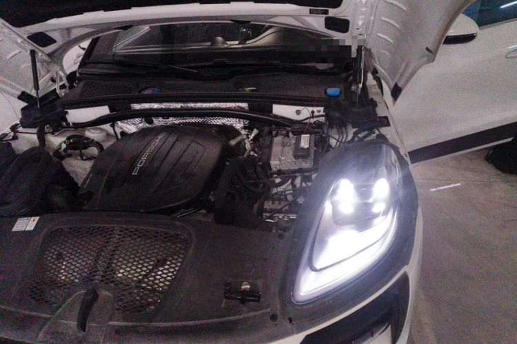 Used Porsche Macan 2020 Macan 2.0T Engine Bay Left