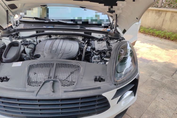 Used Porsche Macan 2020 Macan 2.0T Engine Bay Left